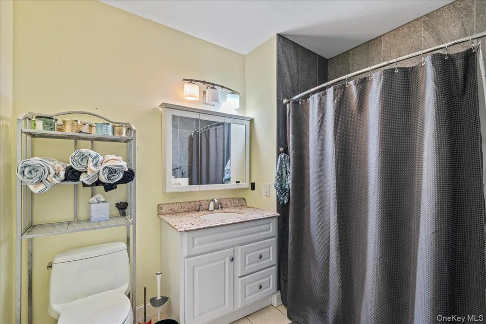 130 Post Avenue #324 Westbury, NY 11590
