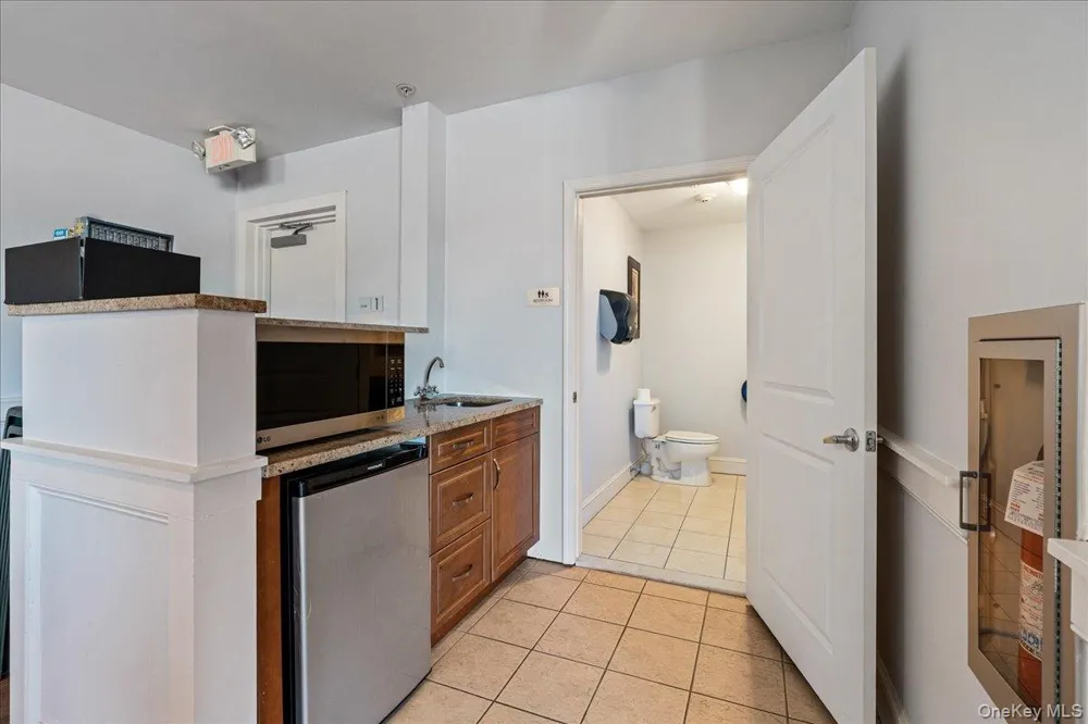 130 Post Avenue #324 Westbury, NY 11590