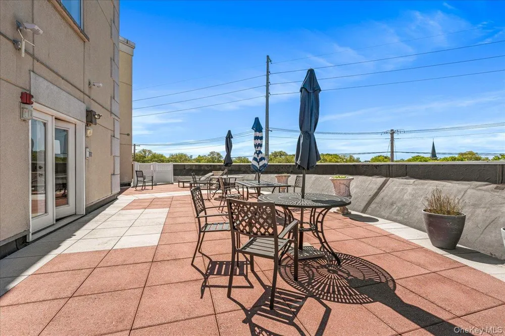 130 Post Avenue #324 Westbury, NY 11590