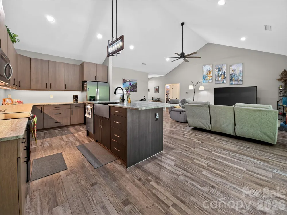 278 Hunters Trace Rutherfordton, NC 28139