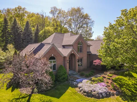146 Summerfield Court SW