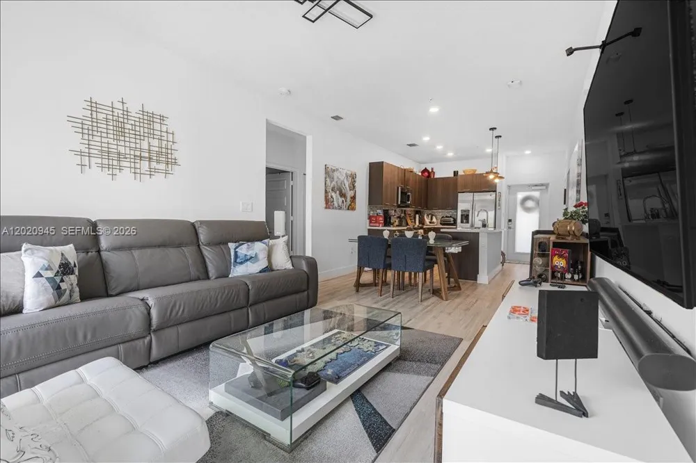 8301 NW 41st St #B-309 Doral, FL 33166