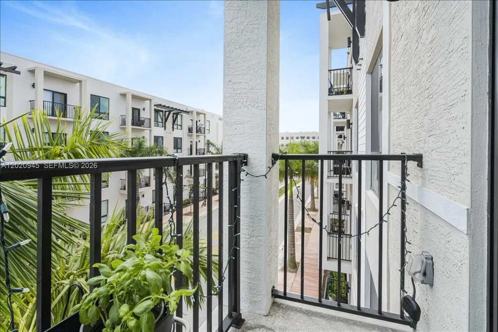 8301 NW 41st St #B-309 Doral, FL 33166