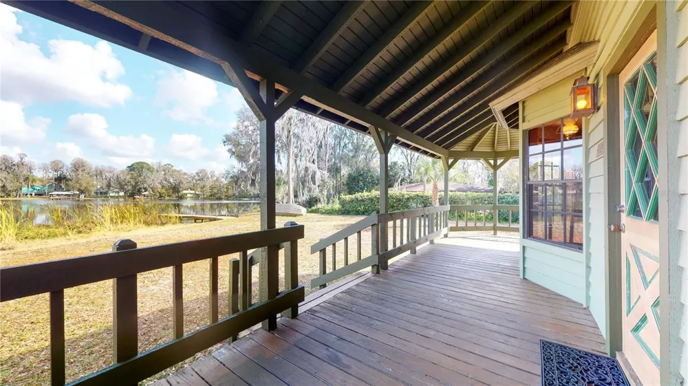 19803 READING ROAD Lutz, FL 33558