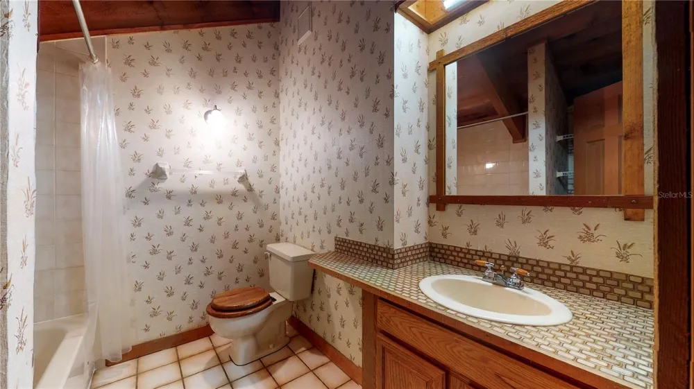 19803 READING ROAD Lutz, FL 33558