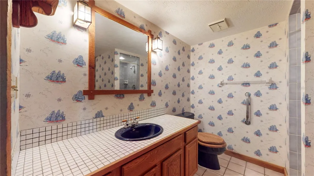 19803 READING ROAD Lutz, FL 33558