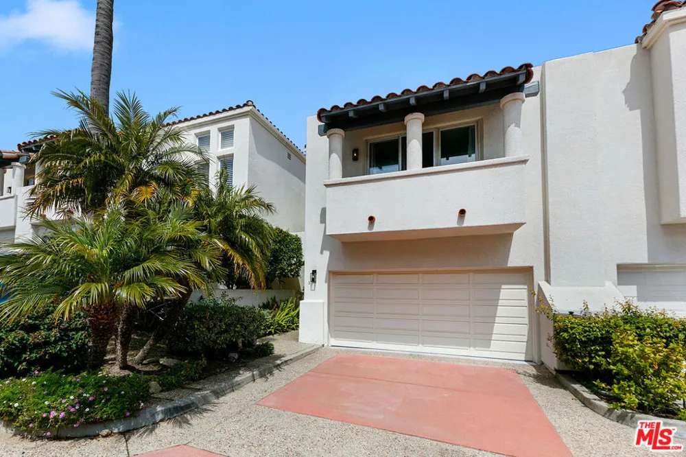 6435 Zumirez Drive #9 Malibu, CA 90265