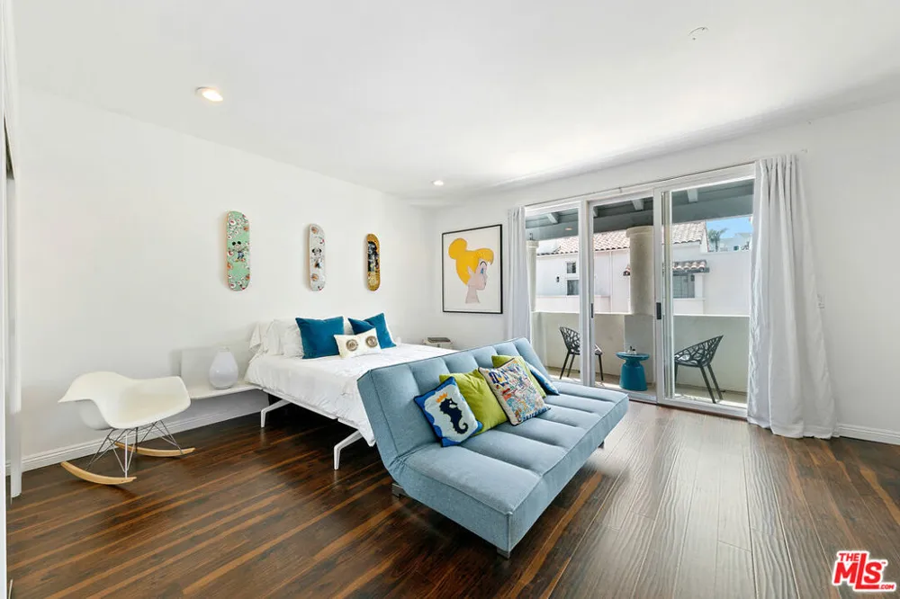 6435 Zumirez Drive #9 Malibu, CA 90265