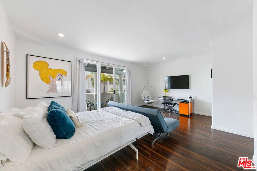 6435 Zumirez Drive #9 Malibu, CA 90265