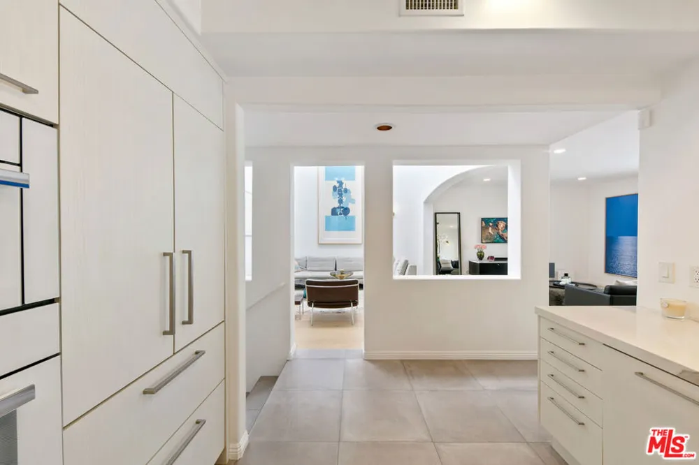 6435 Zumirez Drive #9 Malibu, CA 90265