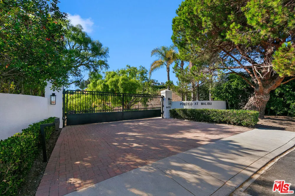 6435 Zumirez Drive #9 Malibu, CA 90265