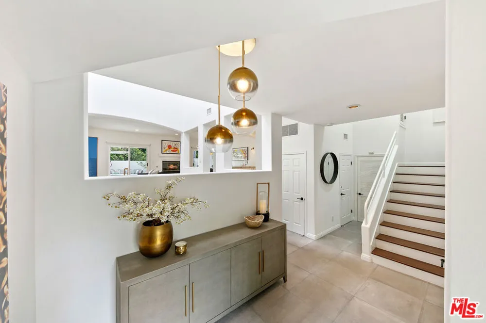 6435 Zumirez Drive #9 Malibu, CA 90265