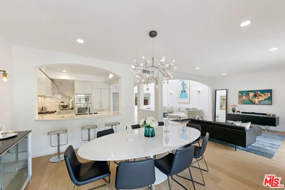 6435 Zumirez Drive #9 Malibu, CA 90265