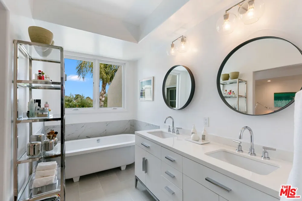 6435 Zumirez Drive #9 Malibu, CA 90265