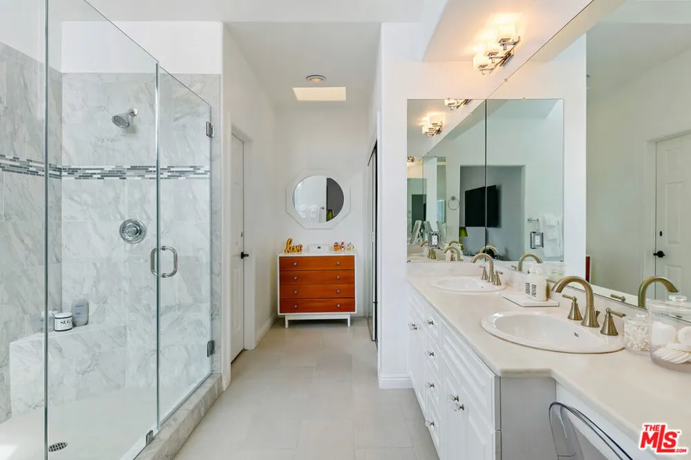 6435 Zumirez Drive #9 Malibu, CA 90265