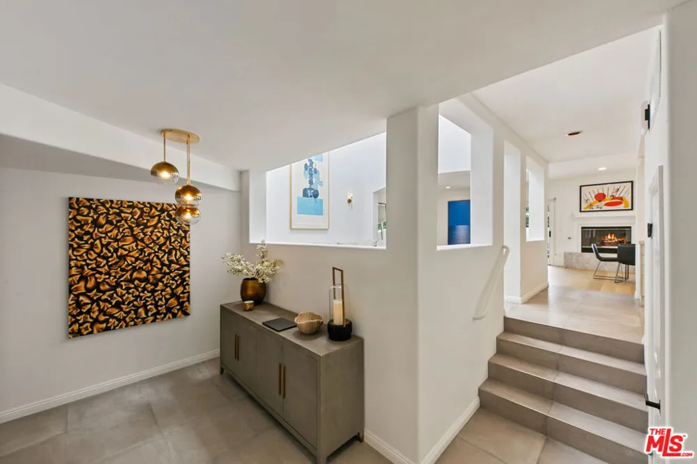 6435 Zumirez Drive #9 Malibu, CA 90265