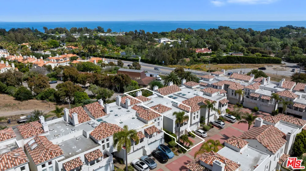 6435 Zumirez Drive #9 Malibu, CA 90265