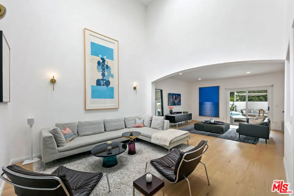 6435 Zumirez Drive #9 Malibu, CA 90265