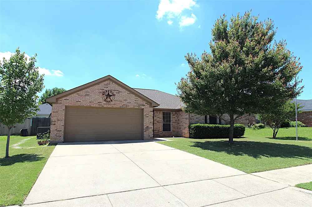 501 Barbara Jean Lane Burleson, TX 76028