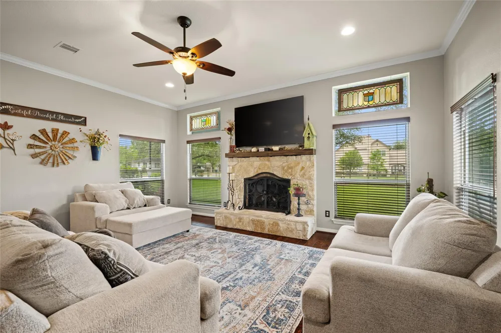 618 S Hudson Street Flatonia, TX 78941