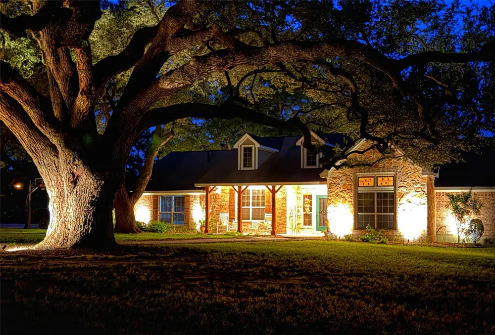 618 S Hudson Street Flatonia, TX 78941