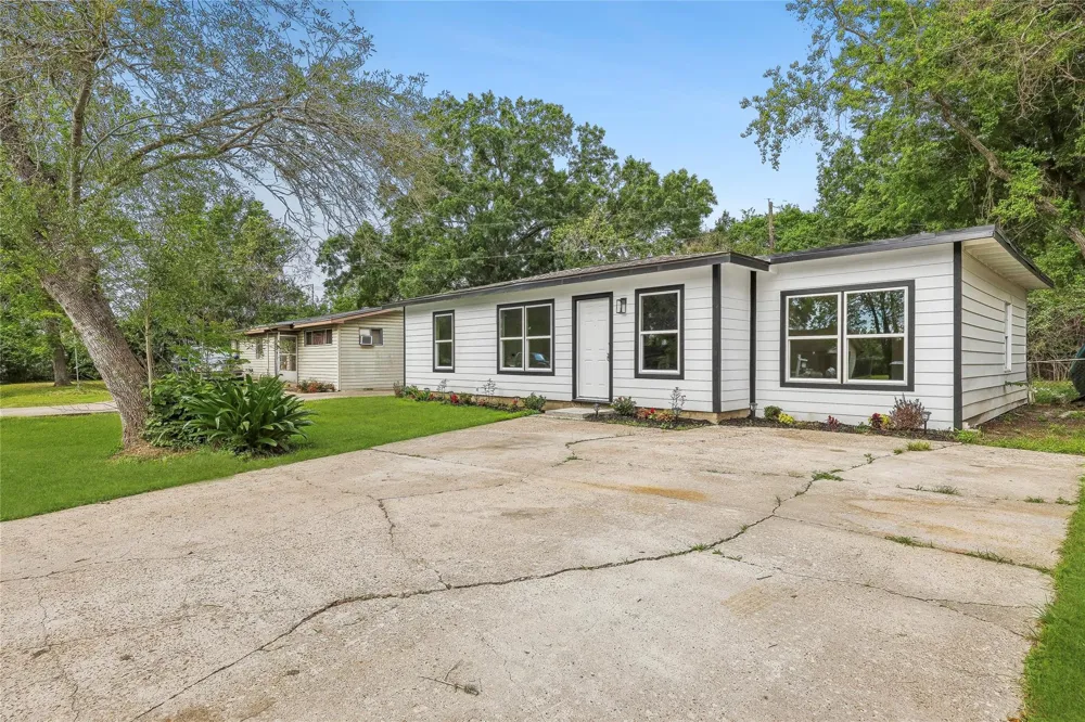 750 Jeny Lane Beaumont, TX 77707