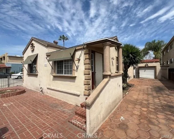 14717 Victory Boulevard Van Nuys, CA 91411
