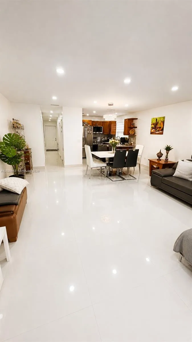 401 SW 109th Ave #14 Miami, FL 33174