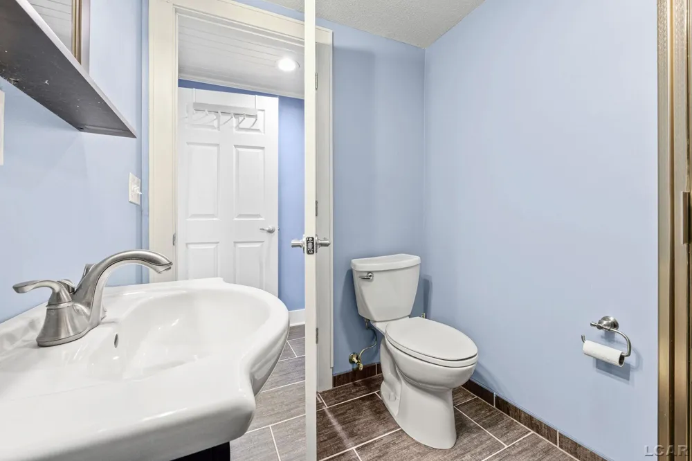 2128 Glenwood Court Norvell Township, MI 49230