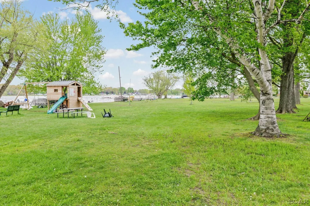 2128 Glenwood Court Norvell Township, MI 49230