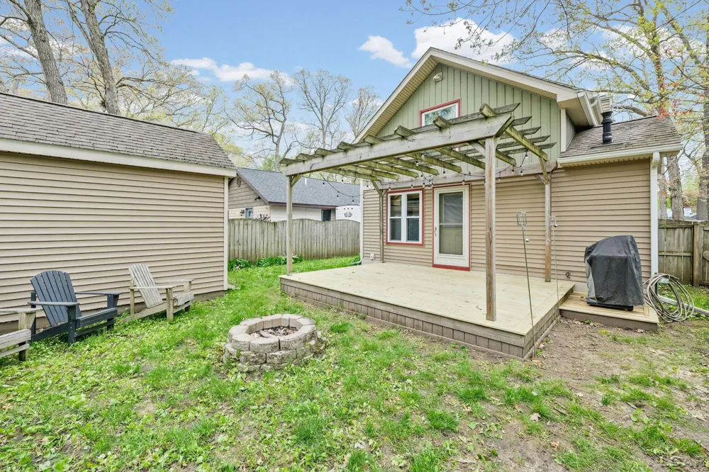 2128 Glenwood Court Norvell Township, MI 49230