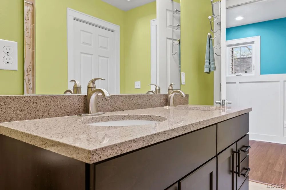2128 Glenwood Court Norvell Township, MI 49230