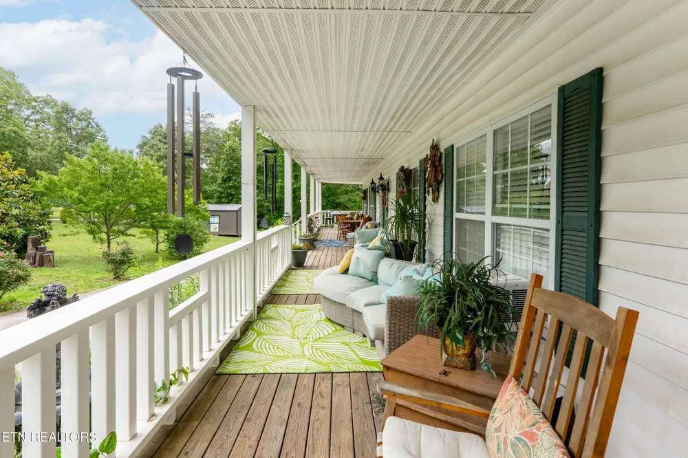 34 Rozzel Rd Pikeville, TN 37367