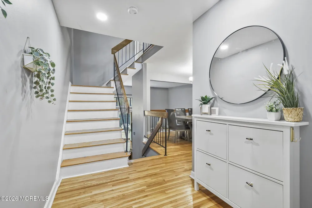 424 Tall Oak Lane Hillsborough, NJ 08844