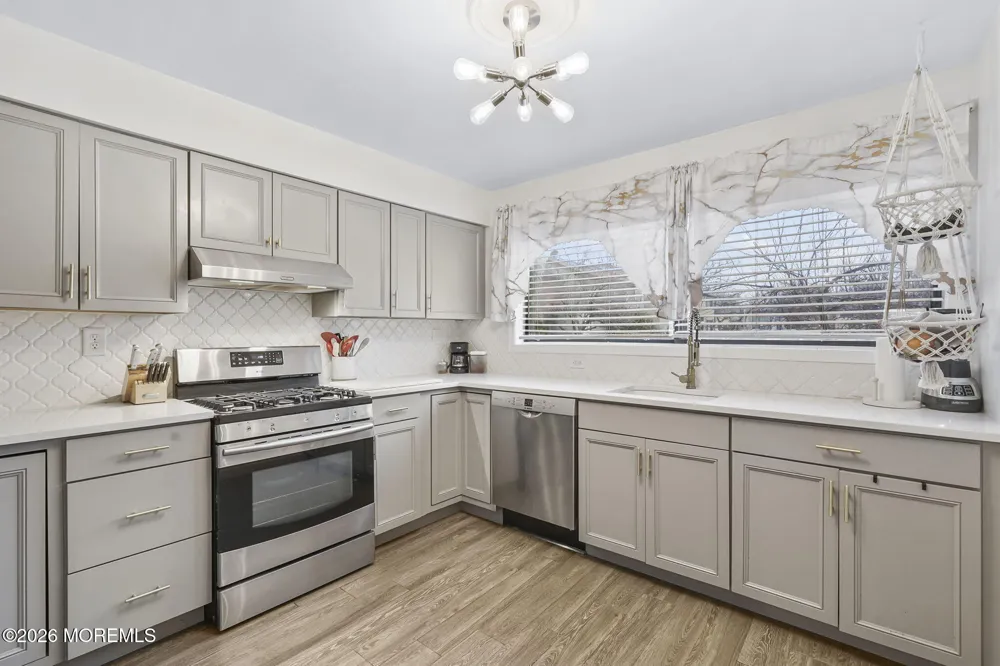 424 Tall Oak Lane Hillsborough, NJ 08844