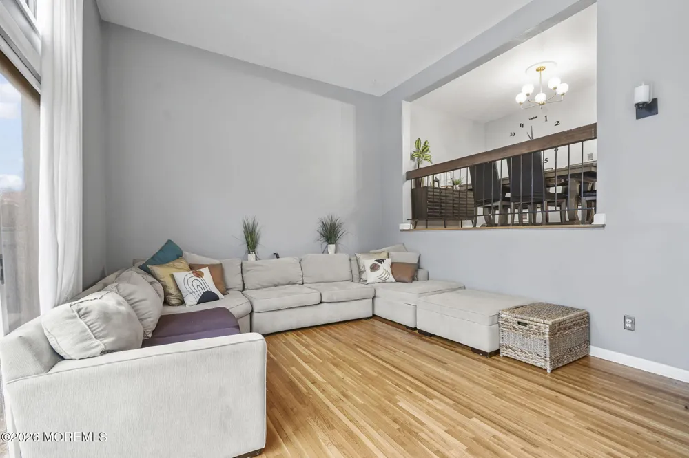 424 Tall Oak Lane Hillsborough, NJ 08844