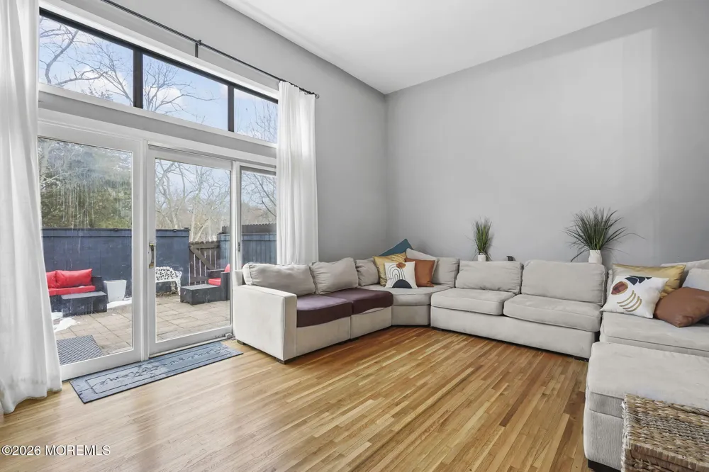 424 Tall Oak Lane Hillsborough, NJ 08844
