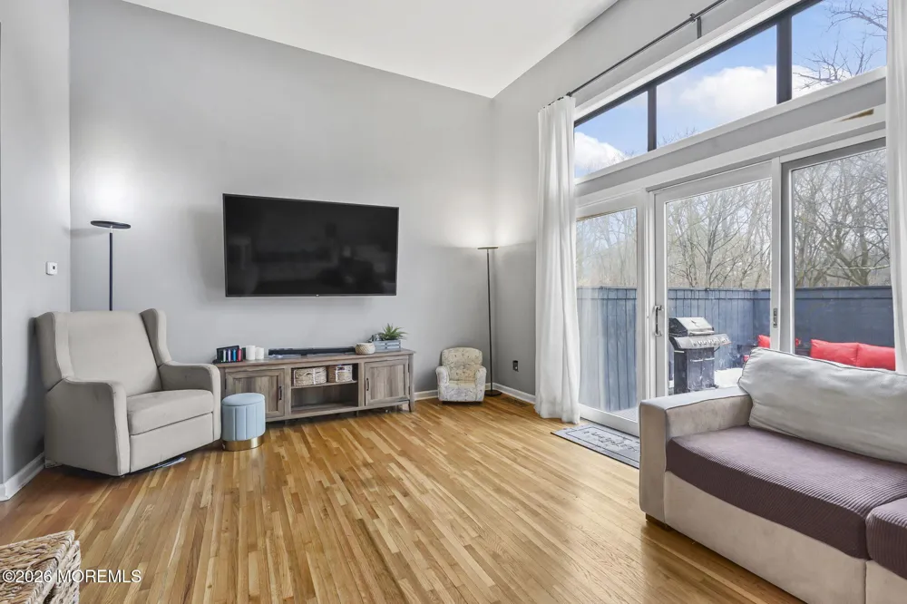 424 Tall Oak Lane Hillsborough, NJ 08844