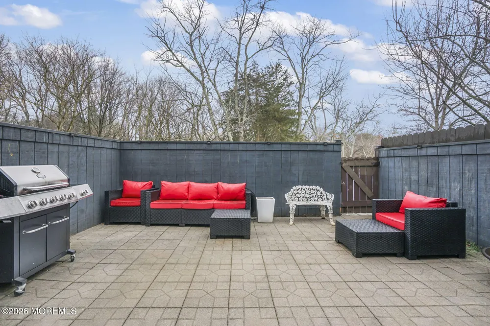 424 Tall Oak Lane Hillsborough, NJ 08844