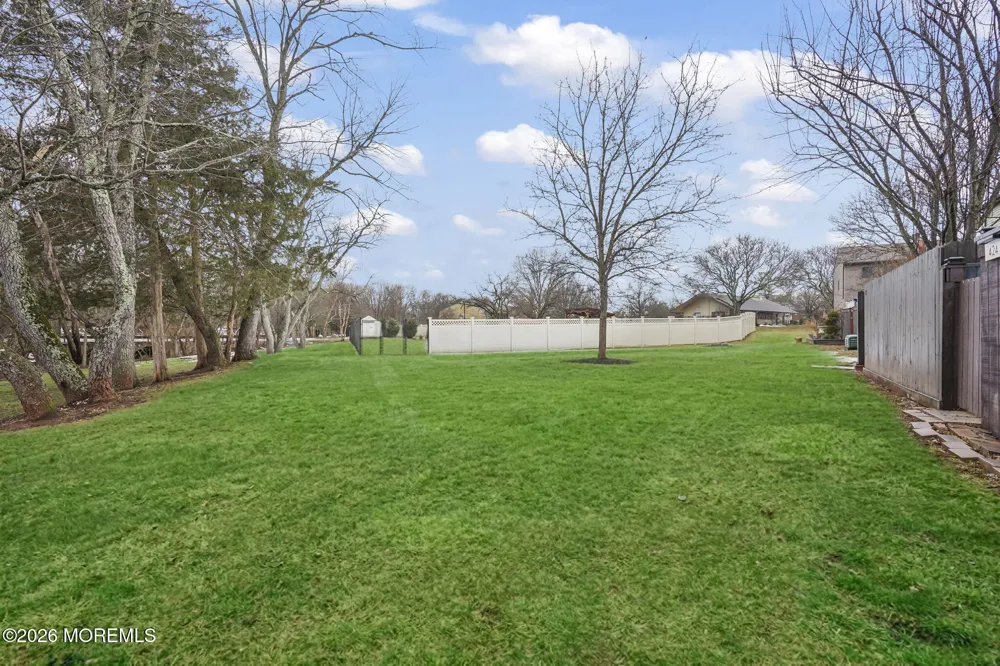 424 Tall Oak Lane Hillsborough, NJ 08844