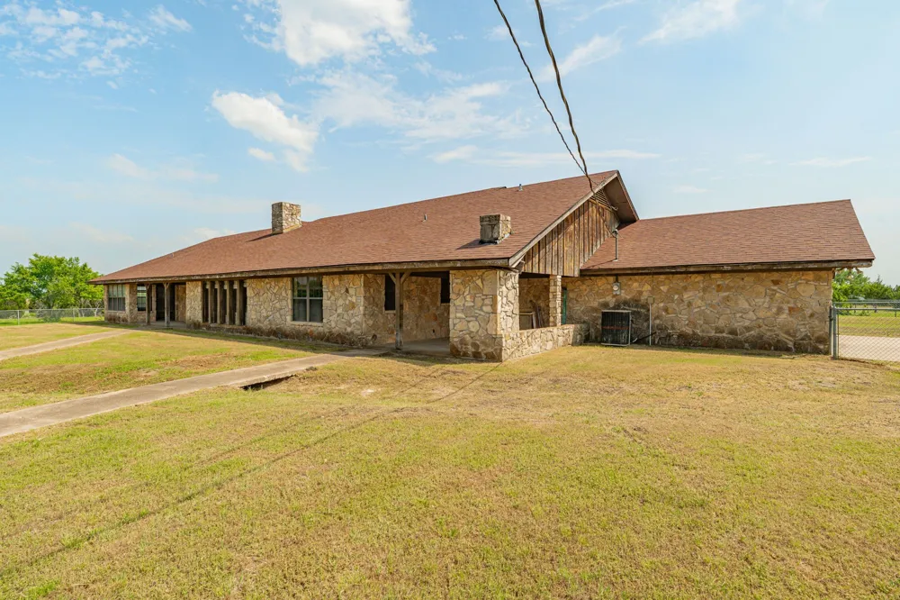 5544 FM 927 Walnut Springs, TX 76690