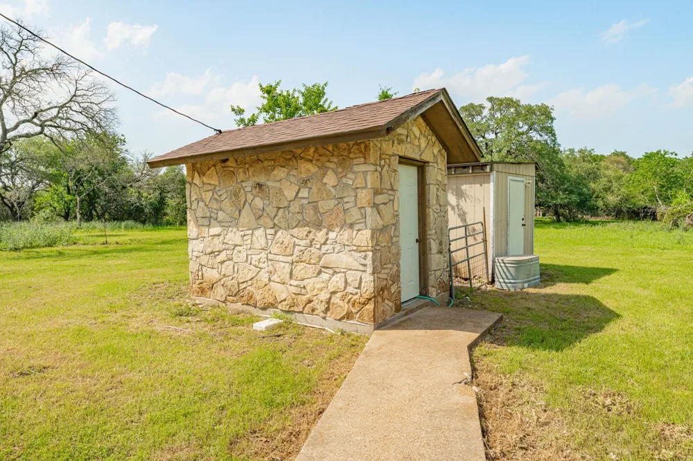 5544 FM 927 Walnut Springs, TX 76690