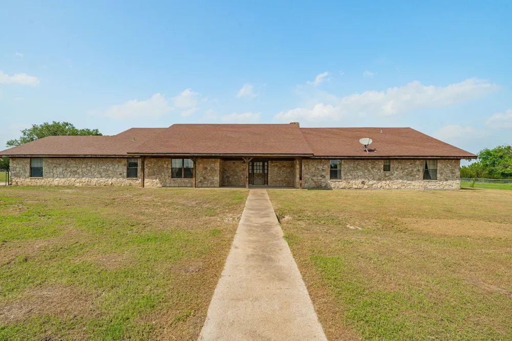 5544 FM 927 Walnut Springs, TX 76690