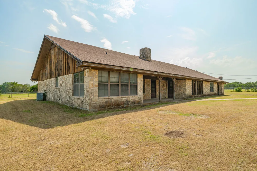 5544 FM 927 Walnut Springs, TX 76690
