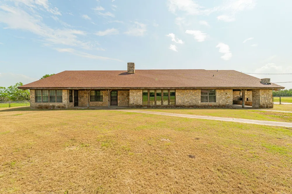 5544 FM 927 Walnut Springs, TX 76690