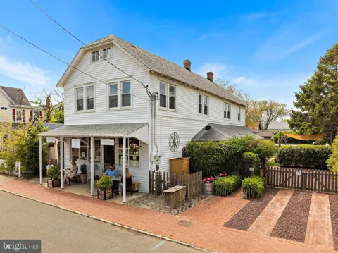210 BEACH AVENUE