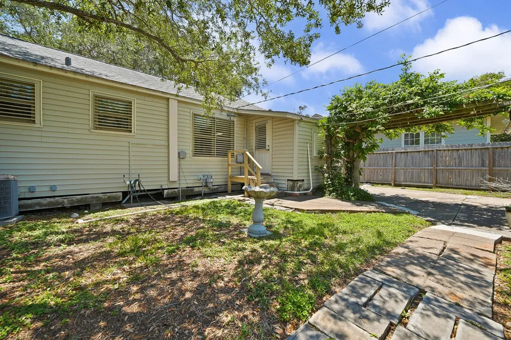 718 Ralston Corpus Christi, TX 78404
