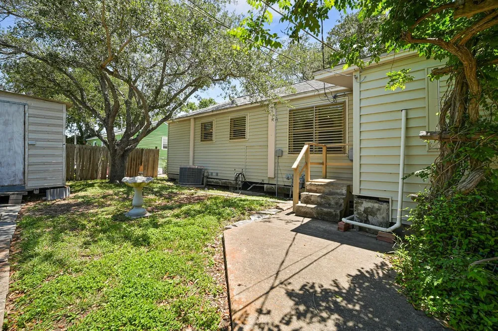718 Ralston Corpus Christi, TX 78404