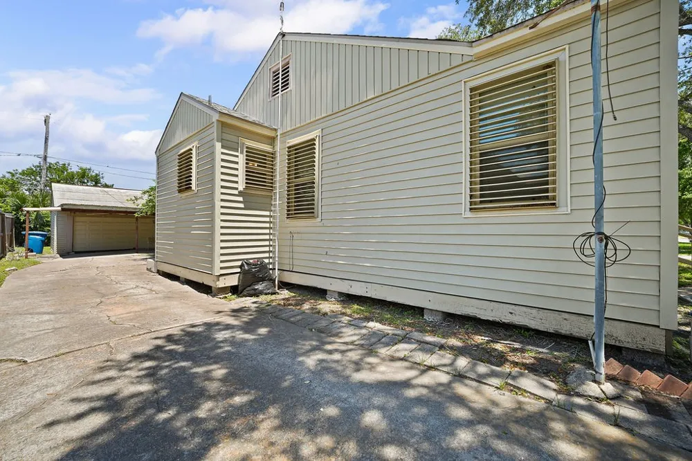 718 Ralston Corpus Christi, TX 78404
