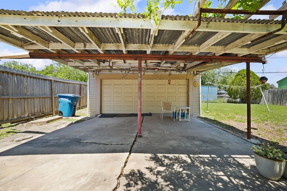 718 Ralston Corpus Christi, TX 78404